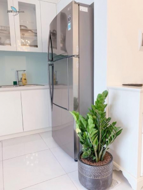 1-bedroom Apartment with Balcony - Landmark + VCP
